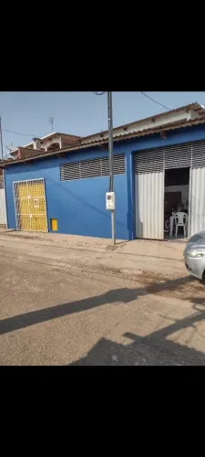 Vende-se casa.