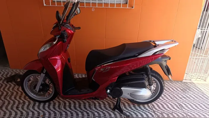 Honda sh 300i com 4800 km