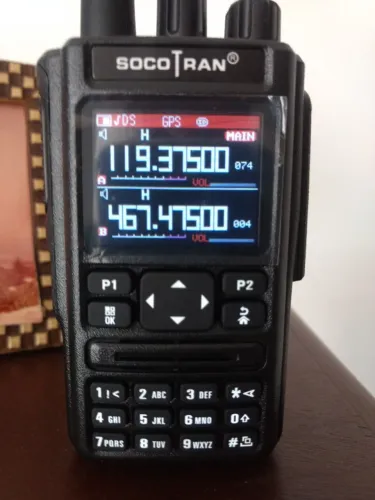 Rádio VHF/UHF Radtel RT 490.
