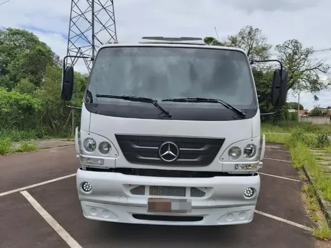 Mb accelo 915 carroceria 2010