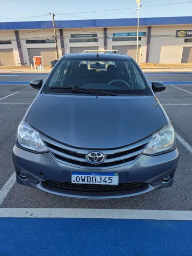 Toyota Etios X 1.3 Flex 16V 5P Mec. 2014