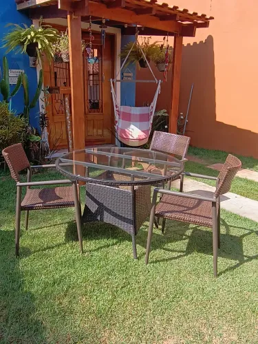 Oferta para vender ...Mesa de vime com 3 cadeiras