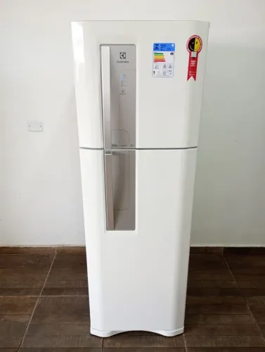 Geladeira Electrolux frost free funcionando perfeitamente 110v  382 litros Entrego 