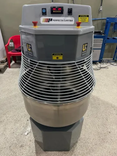 Venda de maquinário industrial de padaria masseira perfecta Curitiba 50/80Kg