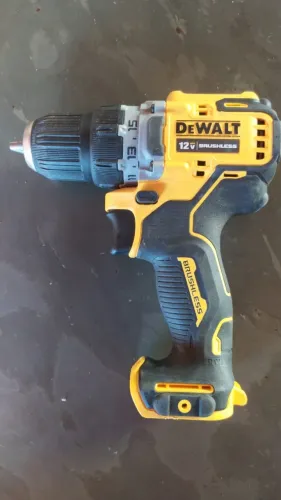 Parafusadeira e Furadeira de impacto dcd 701 - Xtreme 12V Max (DeWALT)