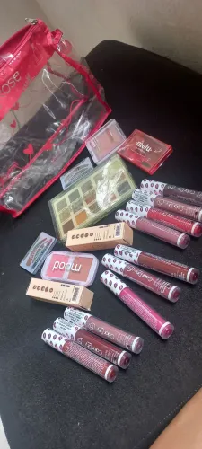 Bolsa de maquiagem da RuBy Rose