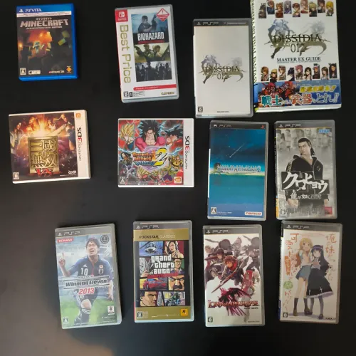 Lote: Minecraft Vita, Biohazard Switch, Dissidia 012, DB Heroes 2, GTA LCS, WE 2013,