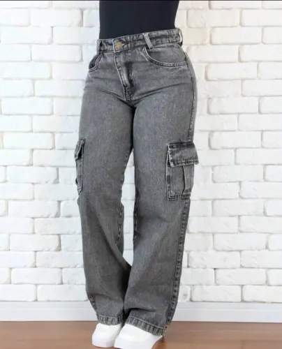 Calça jeans cargo, NOVA.