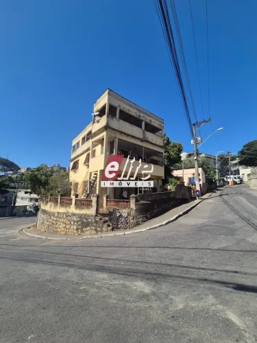 Casa à venda no bairro Caratoíra - Vitória/ES