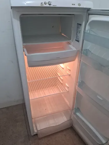 Geladeira Electrolux faço entrega