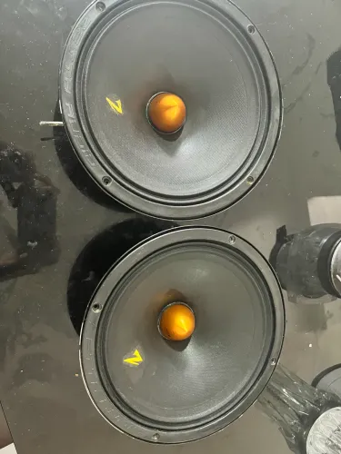 Auto falante 8? ZETTA