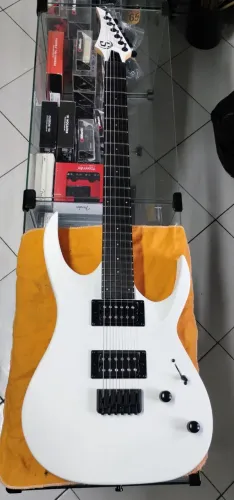 Guitarra S by Solar AB4.6W com Set Malagoli e Strap Lock - Estado de ZERO
