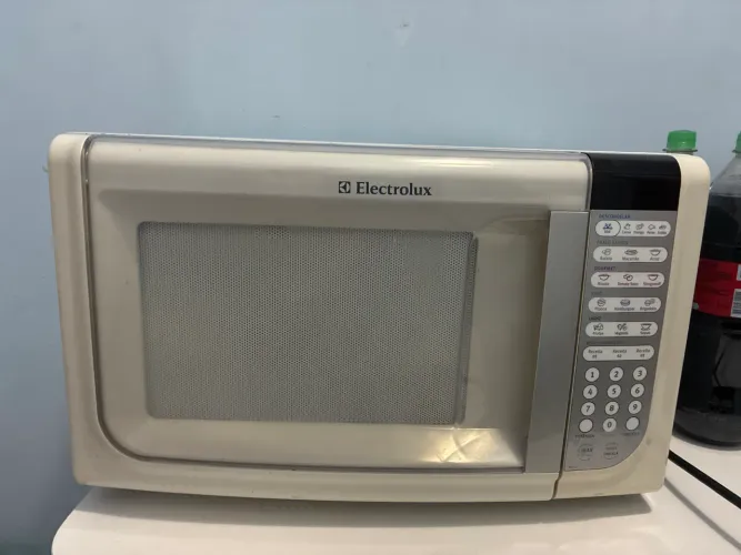 Microondas Electrolux MEF41 de 31L 110v