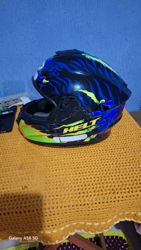 Capacete "HELT" semi novo