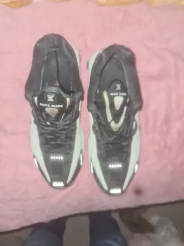 Tenis nike r4