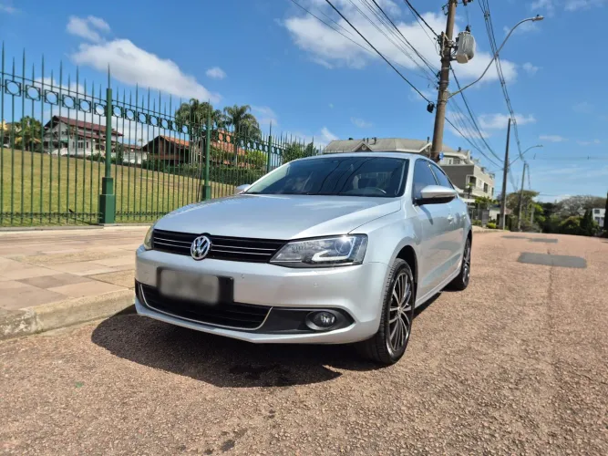 Volkswagen Jetta Highline 2.0 TSI 16V 4P Tiptronic 2013