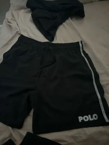 Short preto da polo wear, nunca usado , com sacola