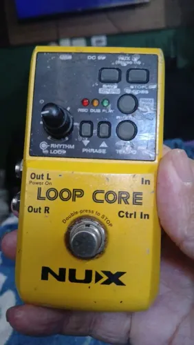 Pedal loop core,para guitarra ou Baixo ,eu troco por um ampli pra guitarra de 60 watts.