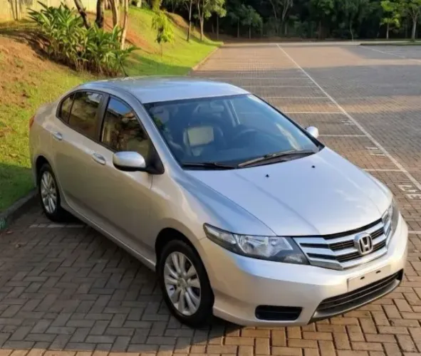 Honda City Sedan LX 1.5 Flex 16V 4P Aut. 2013