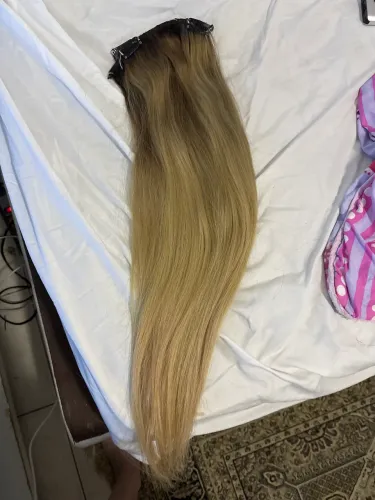 Cabelo loiro humano