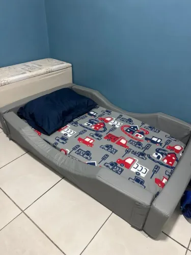 Cama montessoriana com colchão