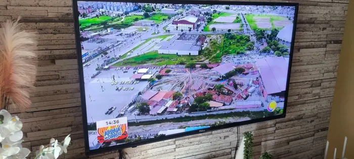 TV 43" Philco em ótimo