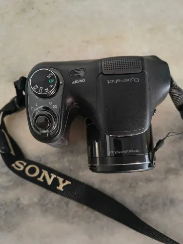 Camera Sony Cyber-shot DSC-H200
