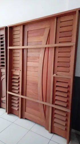 Porta 1,60x2,10 direto da fábrica