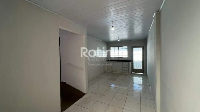 Casa à venda, 4 quartos, Luizote de Freitas - Uberlândia/MG - Rotina Imobiliária