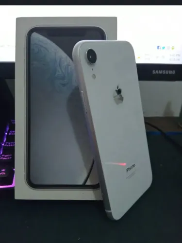 iPhone XR 64GB (bateria69%)