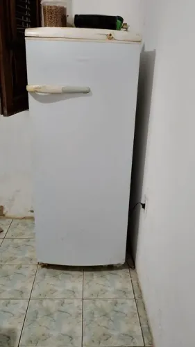 Geladeira pequena