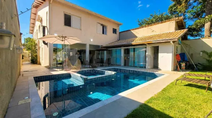 Sobrado com 6 dormitórios à venda, 337 m² por R$ 2.300.000,00 - Jardim Britânia - Caraguat