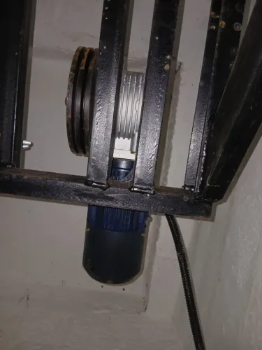 Elevador de carga ate 3 mil kl são 2 motores por esse valor