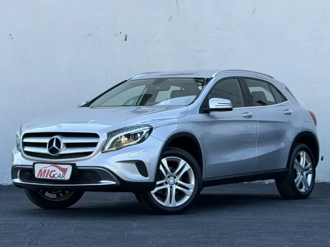 Mercedes-Benz GLA 200 Adv. 1.6/1.6 TB 16V Flex Aut. 2017