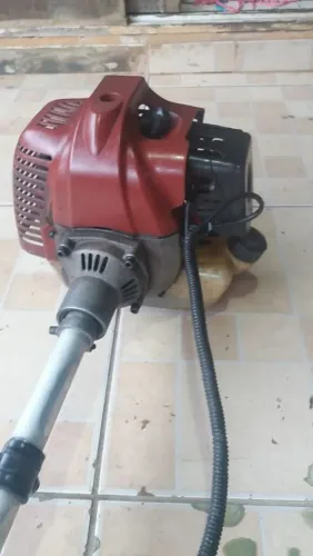 Roçadeira a gasolina Garthen 