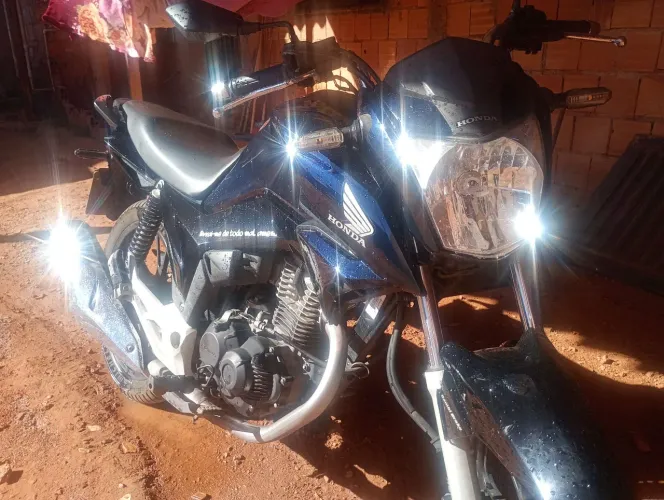 Moto muito boa conservada 44 mil rodados 2021 cg Titan 160 segundo dono manual chave res