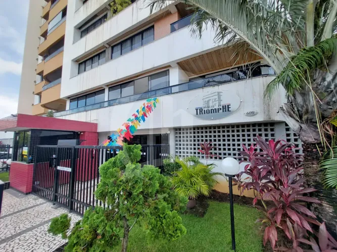 Apartamento amplo de 154m² no Mansão Du Triomphe