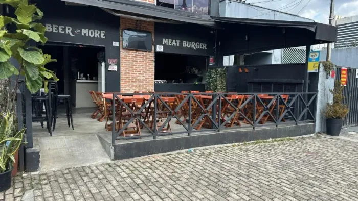 Hamburgueria á venda