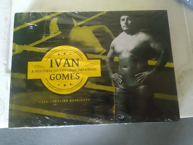 Livro de história do lutador brasileiro _ ( IVAN GOMES)