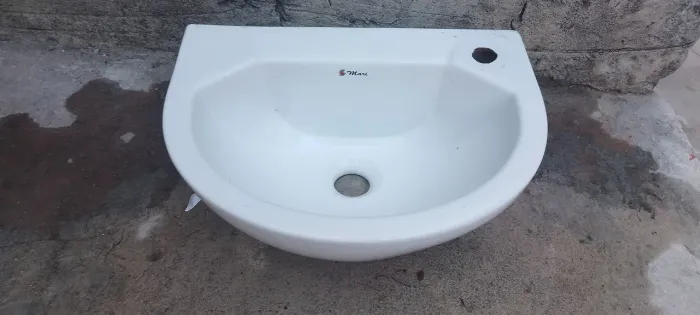 Pia d lousa da pequena bem conservada 9 *