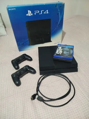 Playstation 4 PS4 1TB Completo na Caixa - 2 Controles + Red Dead 2 e The Last Of Us 2