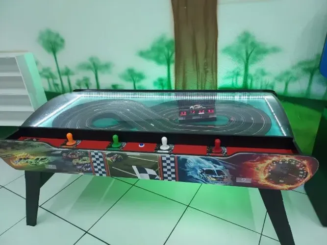 Pista de Autorama eletrônica com contador de voltas e regulador de velocidade