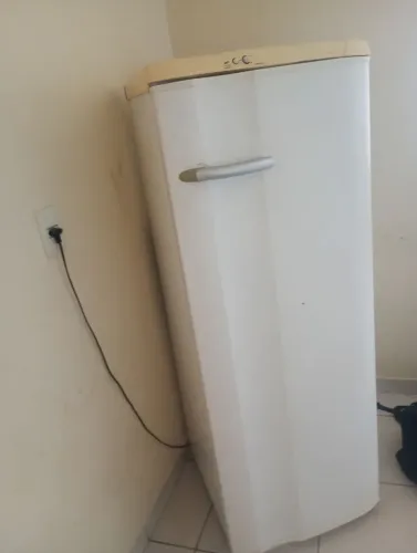 Geladeira em ótimo estado funcionando perfeitamente bem
