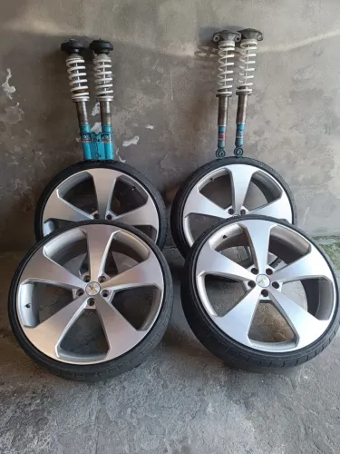 Rodas aro 22 + Suspensão rosca p/ cruze + 2 pneus bons
