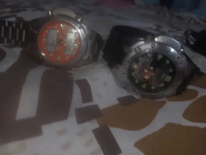 Relógio Citizen vendo os dois por r$ 300