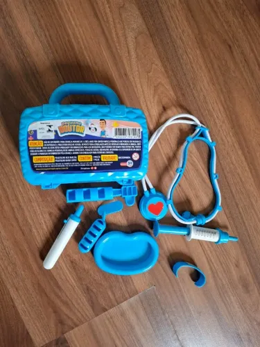 Maleta infantil pequeno doutor com 7 peças