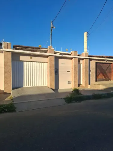 Vendo linda casa no Parque das Garças, com 3 quartos! PRONTA PARA TRANSFERIR