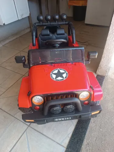 Jeep elétrico infantil