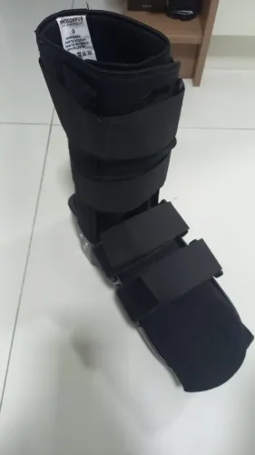 Bota imobilizadora anatômica
