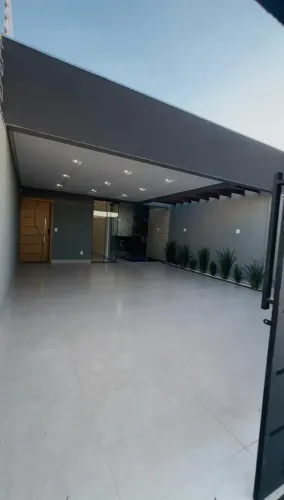 Imóvel para venda possui 105 metros quadrados com 3 quartos em Residencial Vida Nova - Aná